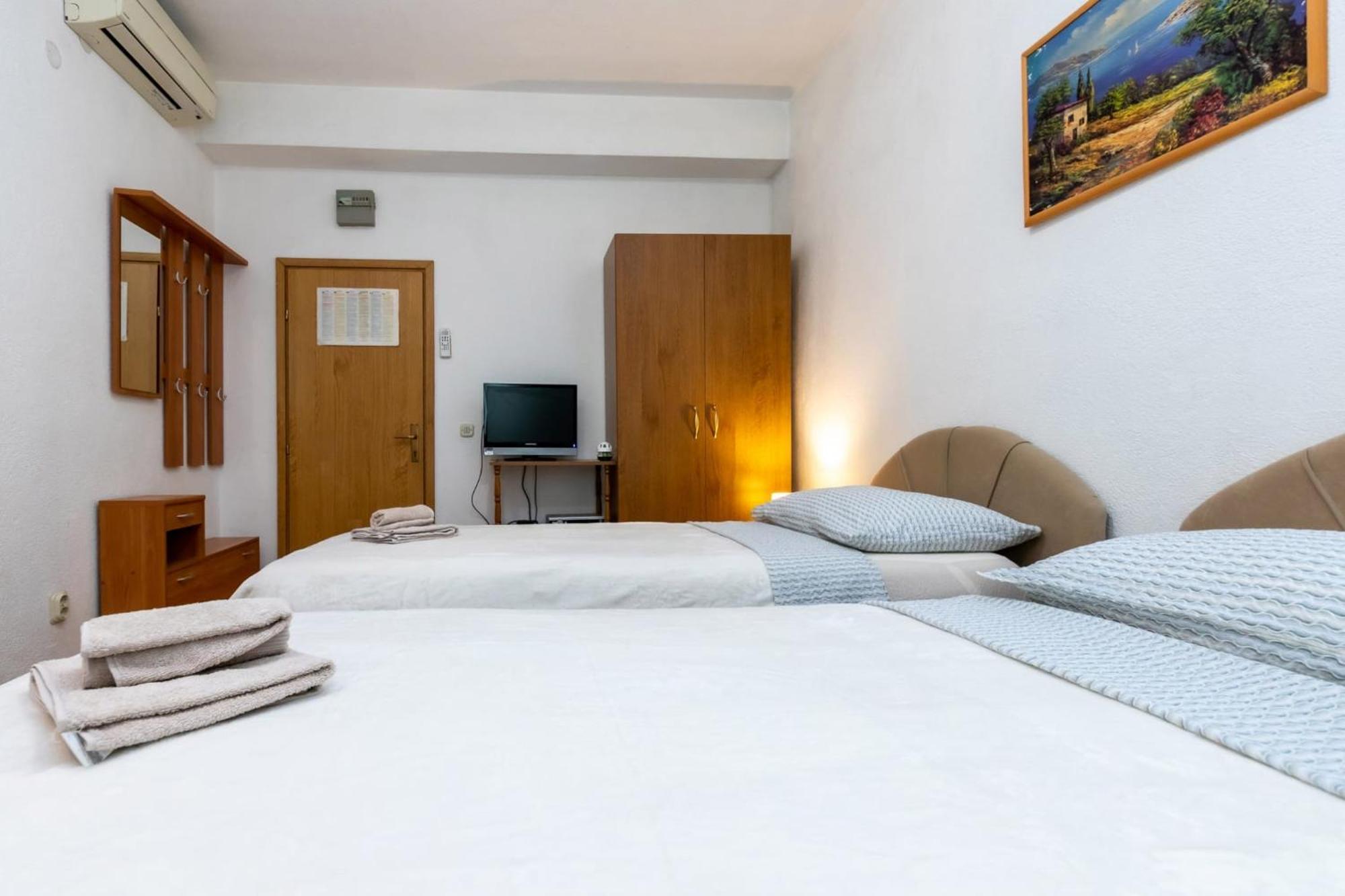 Apartments Dino Kaštela Kültér fotó