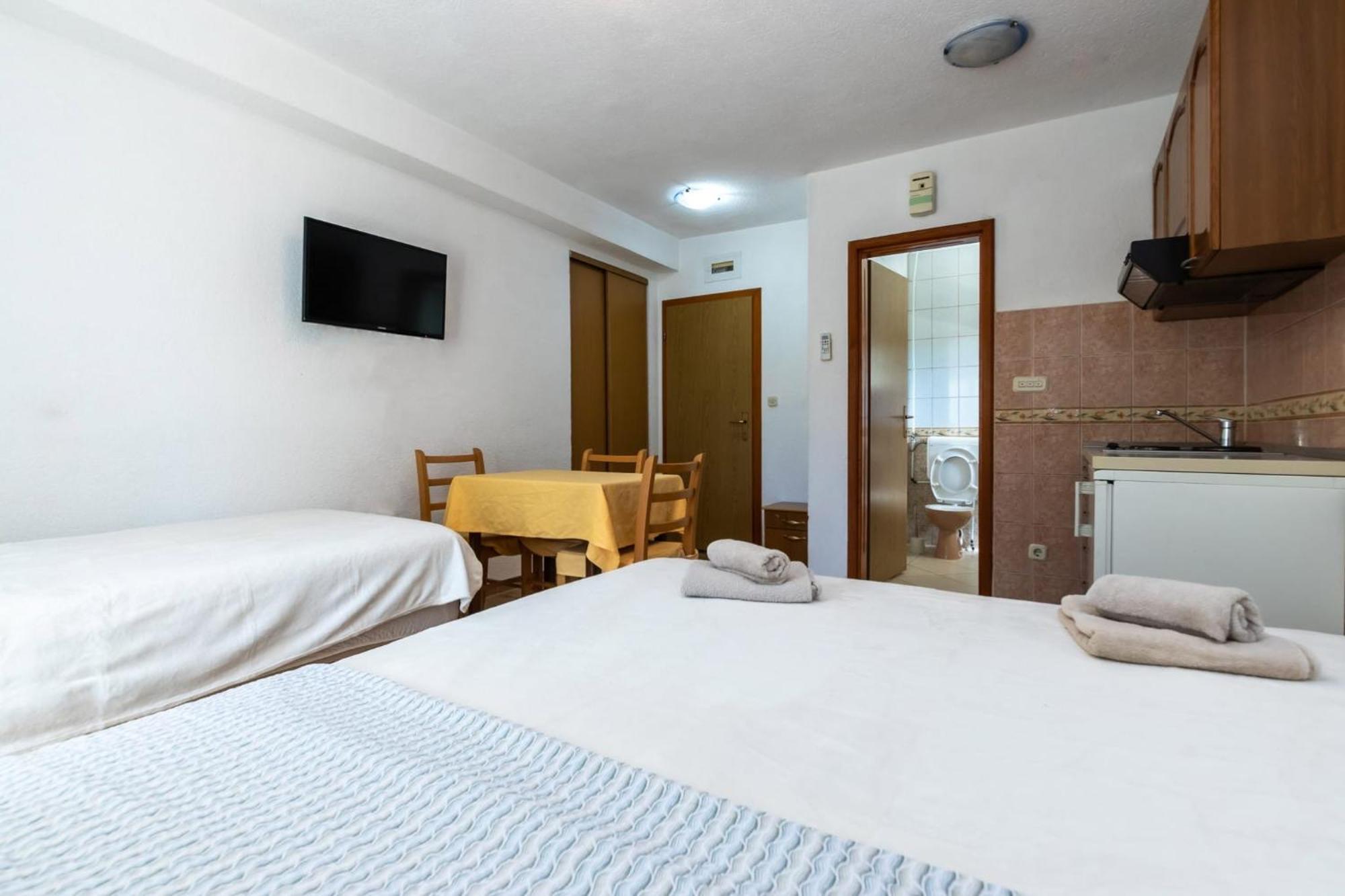 Apartments Dino Kaštela Kültér fotó